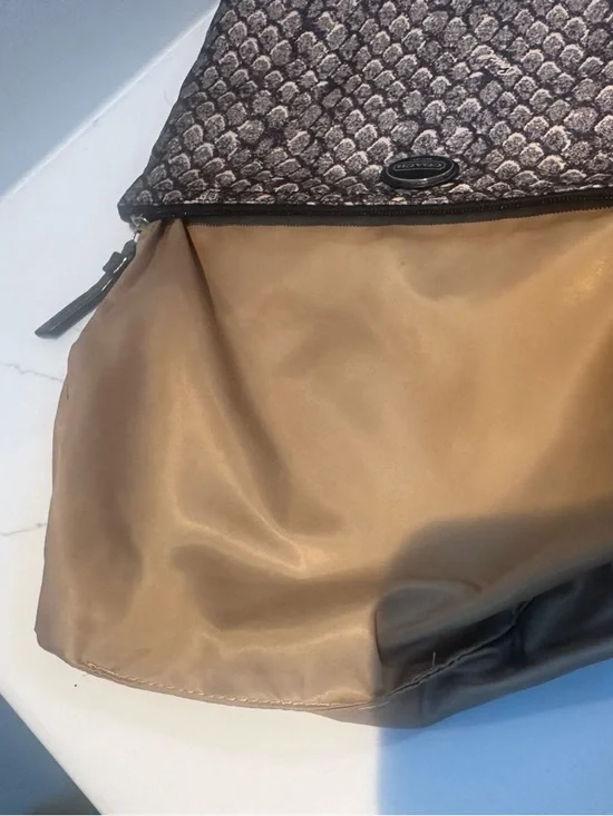 Coach Snakeskin print Zip Makeup pouch Brown and Cream Tones - Picture 6 of 7